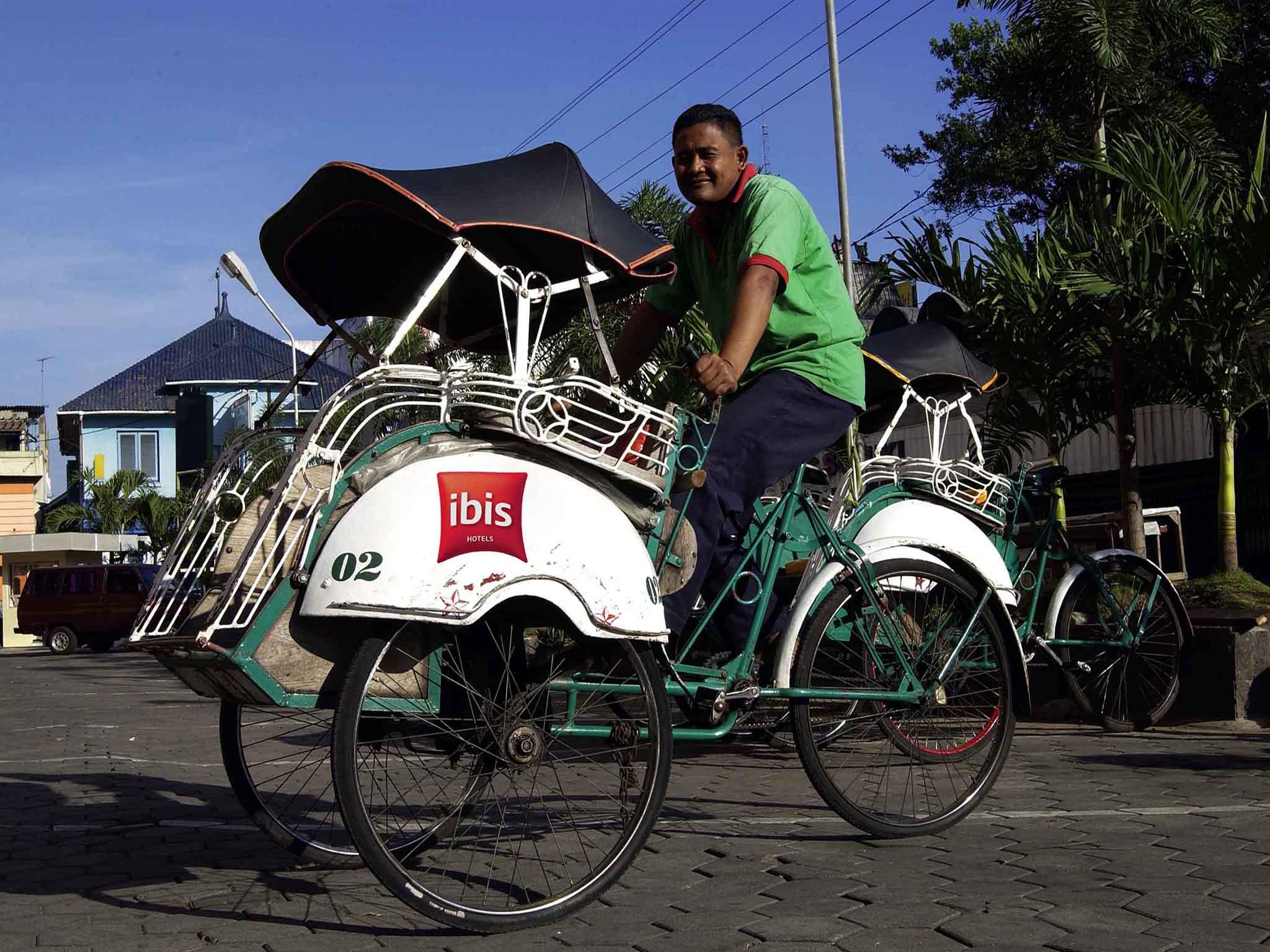 Ibis Malioboro Hotel Yogyakarta Exterior photo